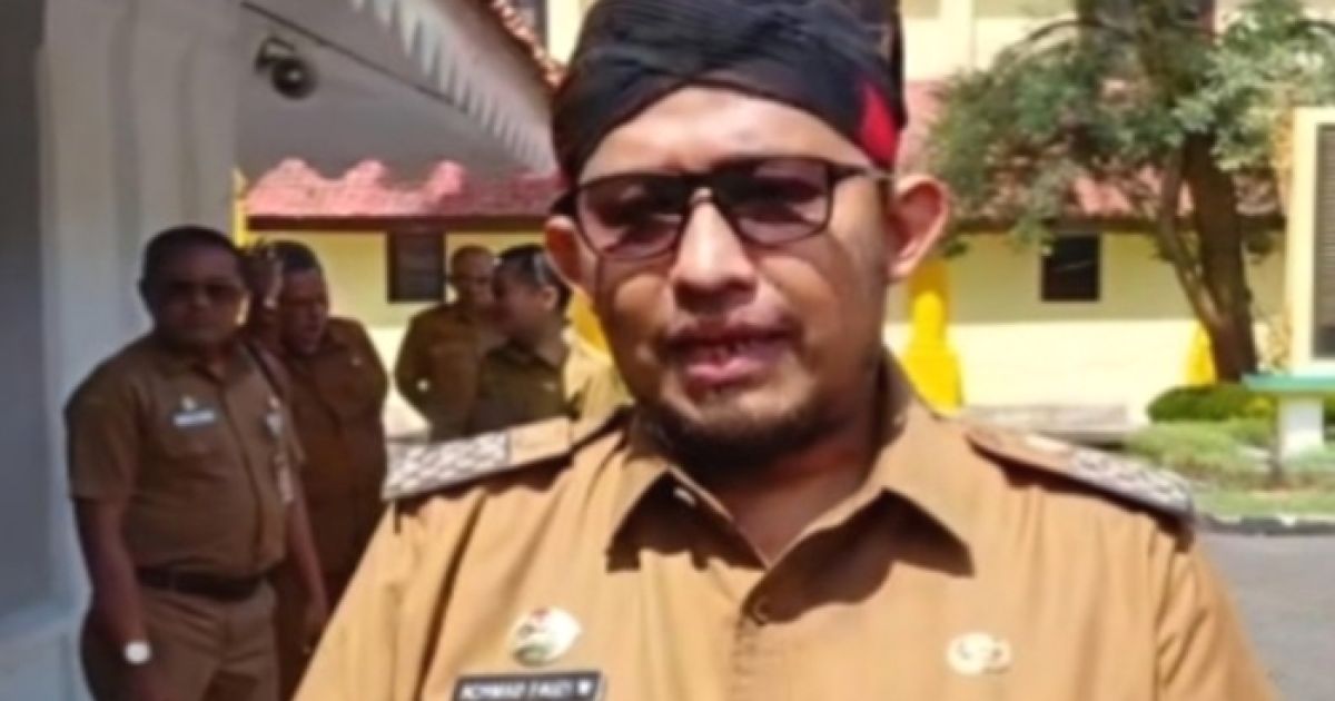 Bupati Sumenep, Achamd Fauzi Wongsojudo saat di wawancarai Media di Pendopo Agung Sumenep, (Foto : istimewa).