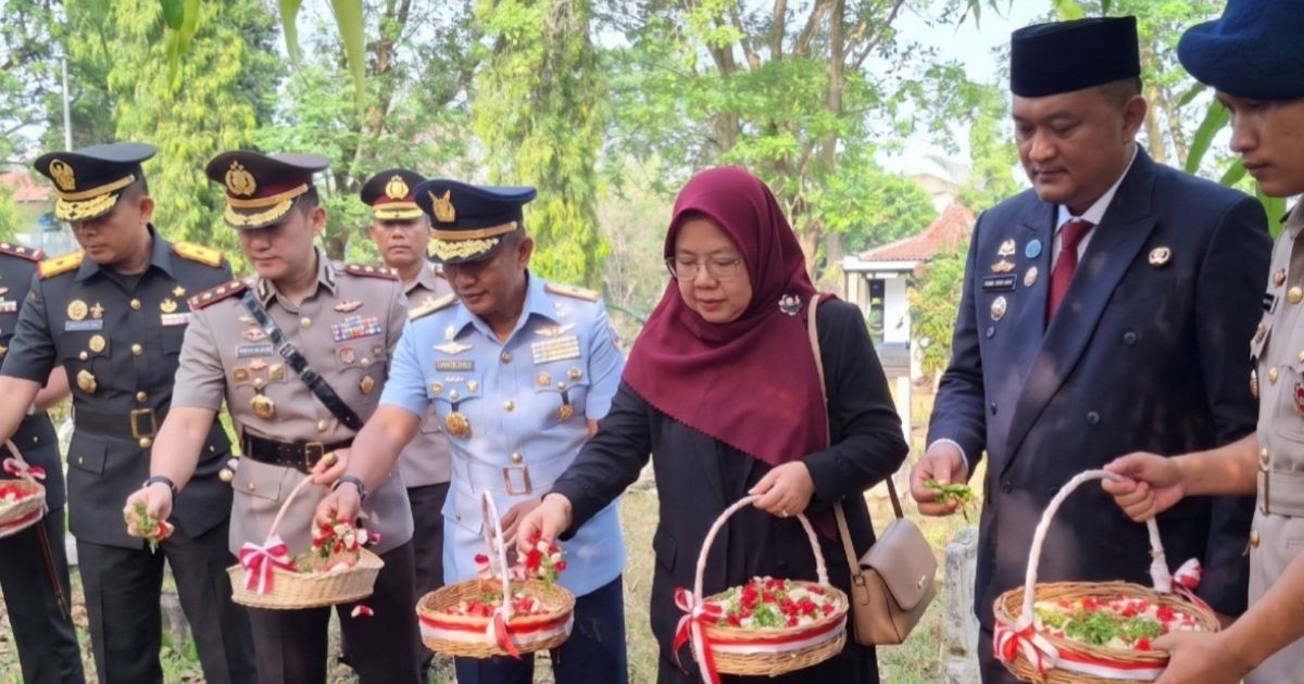 Ziarah dan Tabur Bunga di TMP Brimob Cikeas, Bupati Bogor Rudy Susmanto Tegaskan Pengabdian untuk Negeri Harus Dilanjutkan