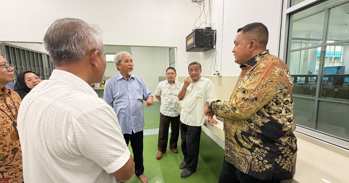 Tinjau Raiser Ikan Hias di Cibinong, Bupati Bogor Rudy Susmanto Bersama BRIN Perkuat Kolaborasi Inovasi dan Teknologi Perikanan