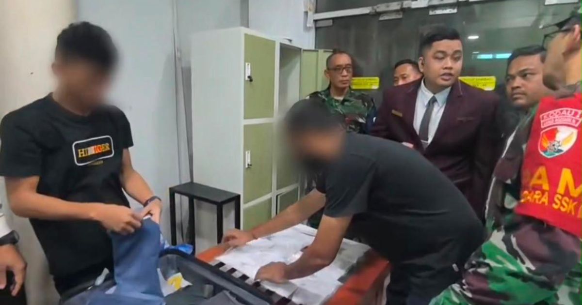Kedapatan Bawa 2 Kilogram Sabu, Kurir Asal Aceh ini Ditangkap Ditresnarkoba Polda Riau di Bandara SSK II Pekanbaru