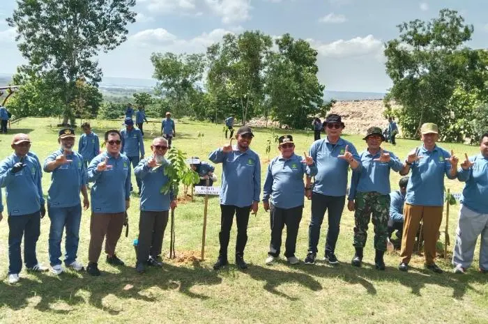 Sinergitas Medco Energi dan Pemkab Sumenep Wujudkan Ruang Hijau Baru melalui Penanaman 1.300 Pohon di TPA Batuan