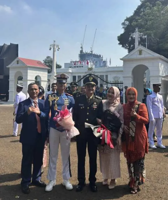 Membanggakan! Dua Putra Pasangan Makmur Hidayat dan Nurhanisda Kelahiran Krui Pesibar: 'Bergilir' Jadi Perwira Remaja TNI