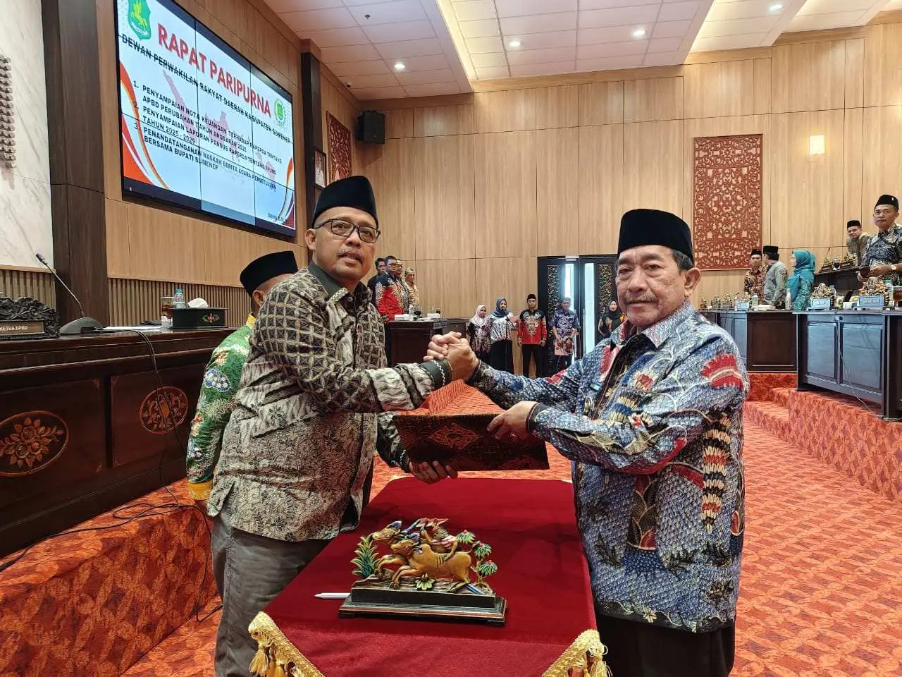 Paripurna DPRD Sumenep Bahas Penyesuaian APBD 2025 Usai Pendapatan Daerah Turun 6 Persen