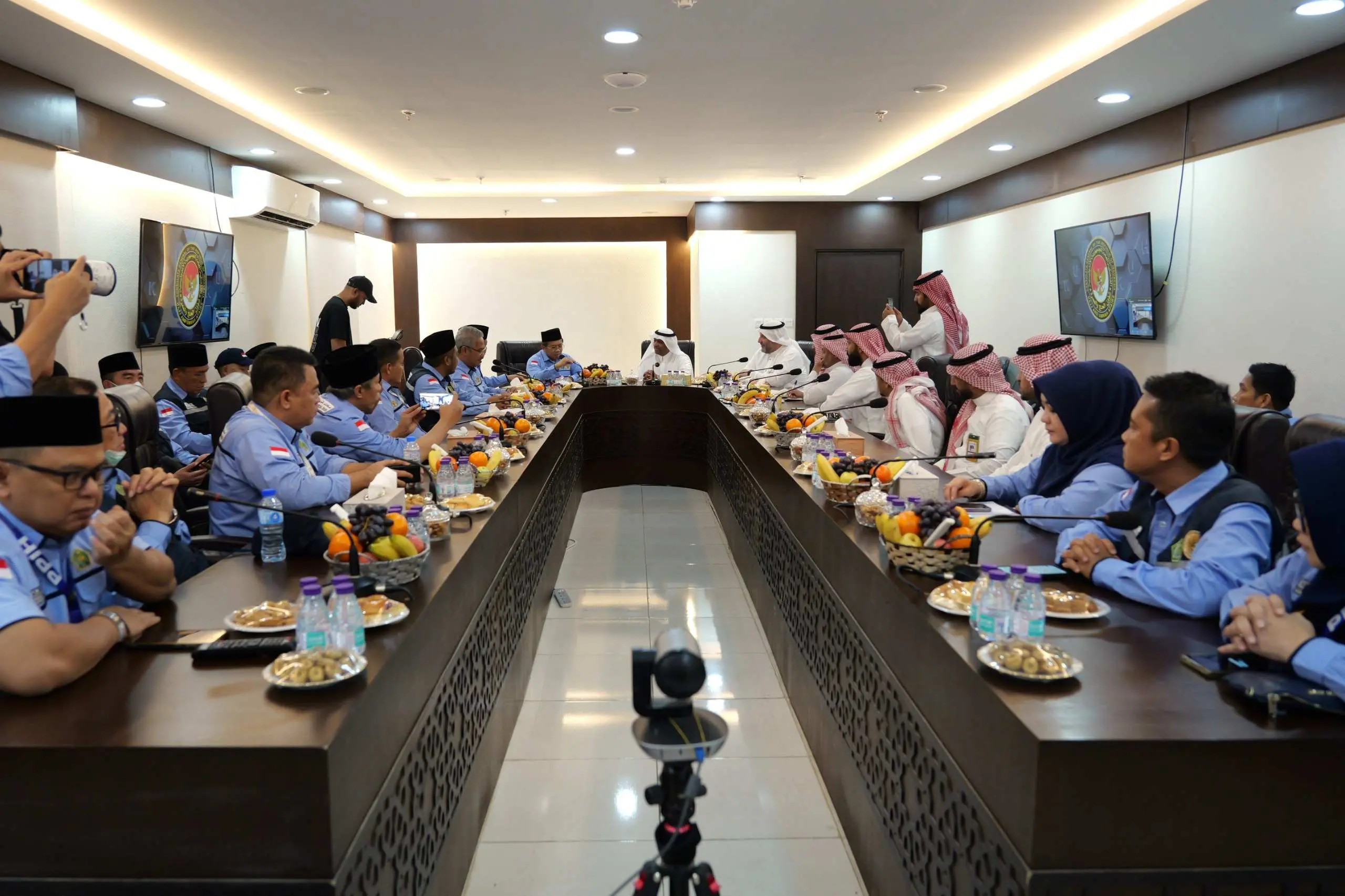 Kunjungi PPIH Daker Makkah, Wamenhaj Apresiasi Sukses Haji dan Sebut Semua Tantangan Berhasil Dimitigasi