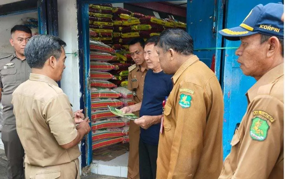 Lewat Sosialisasi, DLH Sumenep Ajak Pelaku Usaha Jadi Pelopor Kebersihan