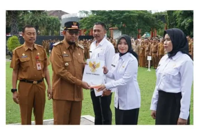 Serahkan SK CPNS dan PPPK 2024, Bupati Sumenep Berharap Harus Bekerja Profesional dan Penuh Integritas