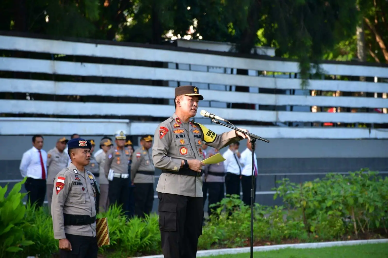 Pimpin Upacara Hari Kesadaran Nasional, Wakapolda NTT Tekankan Pentingnya Meningkatkan Semangat Pengabdian