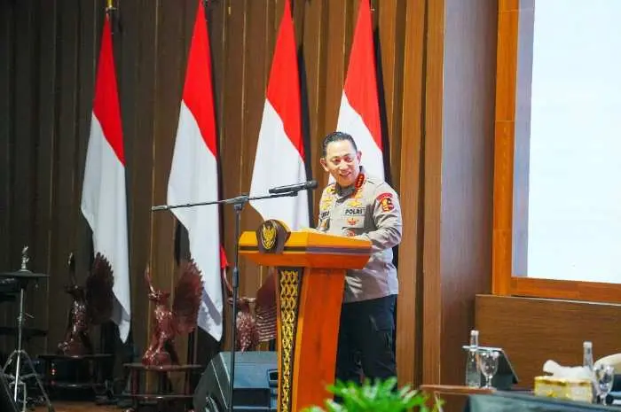 Operasi Ketupat 2025 Berjalan Lancar dan Aman, Kapolri Apresiasi Seluruh Jajaran yang Menjalankan Tugas dengan Baik