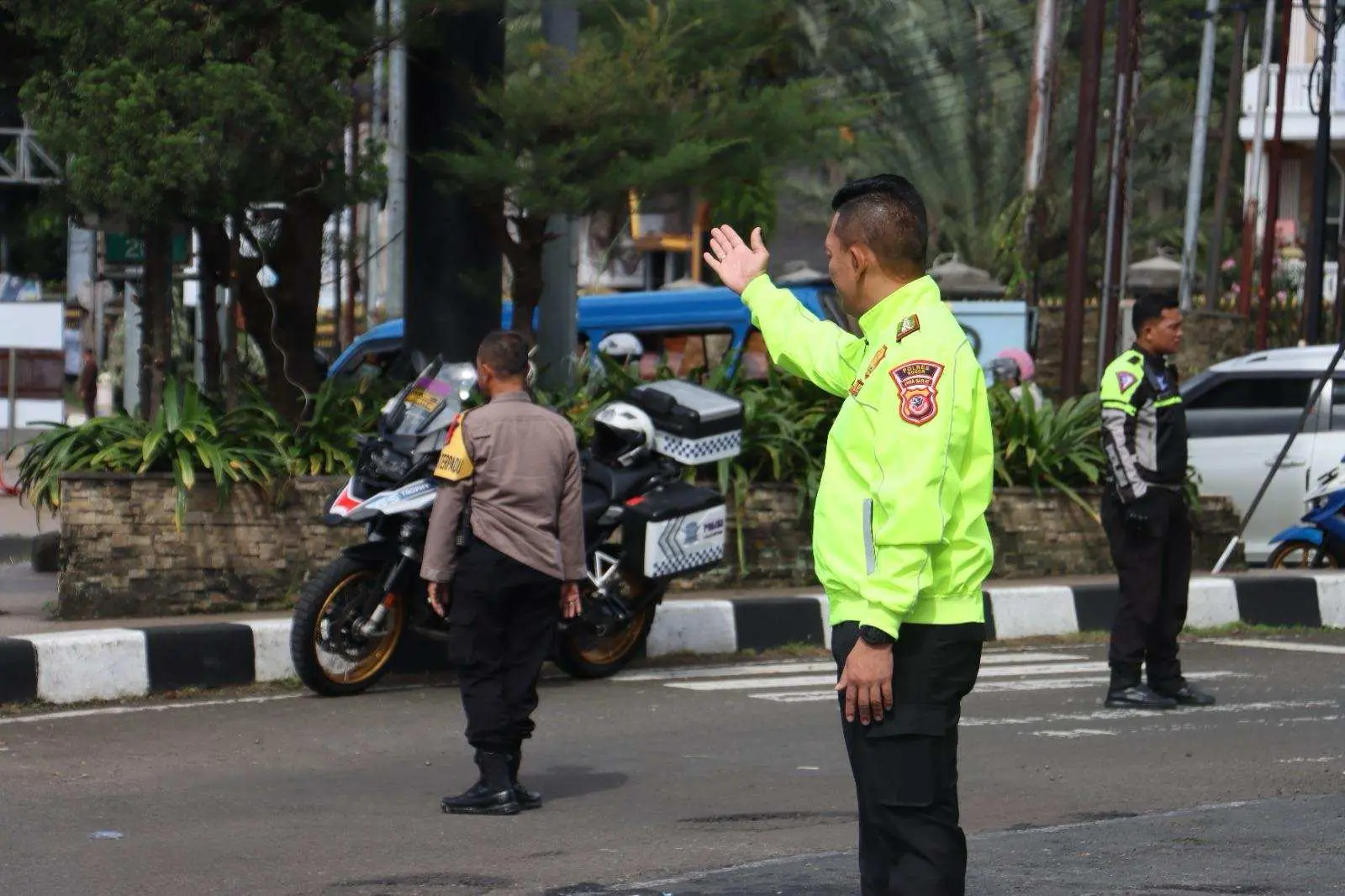 Kapolres Bogor Turun Langsung Urai Kemacetan Arus Lalu Lintas di Kawasan Puncak