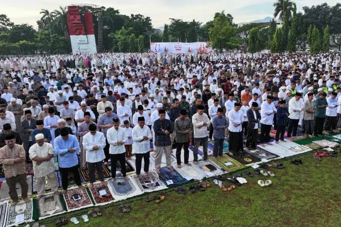 Salat Idul Fitri Bersama Wabup Jaro Ade, Bupati Bogor Rudy Susmanto Ajak Masyarakat Syukuri Hikmah Ramadhan