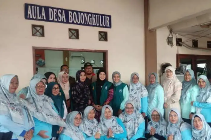 Prihatin Kondisi Korban Banjir di Desa Bojong Kulur, Ketua TP PKK Eva Rudy Susmanto Berikan Support dan Bantuan Sembako
