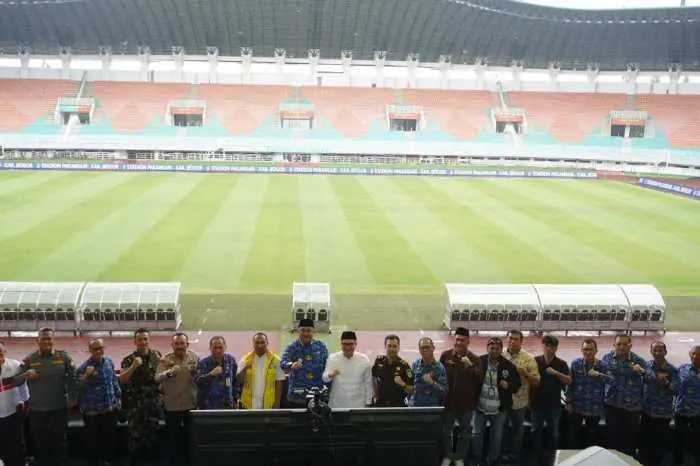 Bupati Bogor Rudy Susmanto Mengikuti Peresmian 17 Stadion Bantuan Presiden Prabowo Secara Virtual dari Stadion Pakansari Cibinong