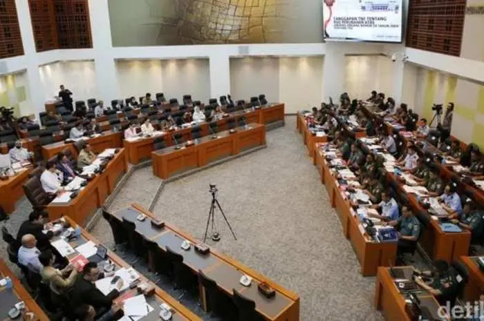 Koalisi Masyarakat Sipil: RUU TNI Masih Memberi Ruang Kembalinya Dwi Fungsi TNI dan Militerisme