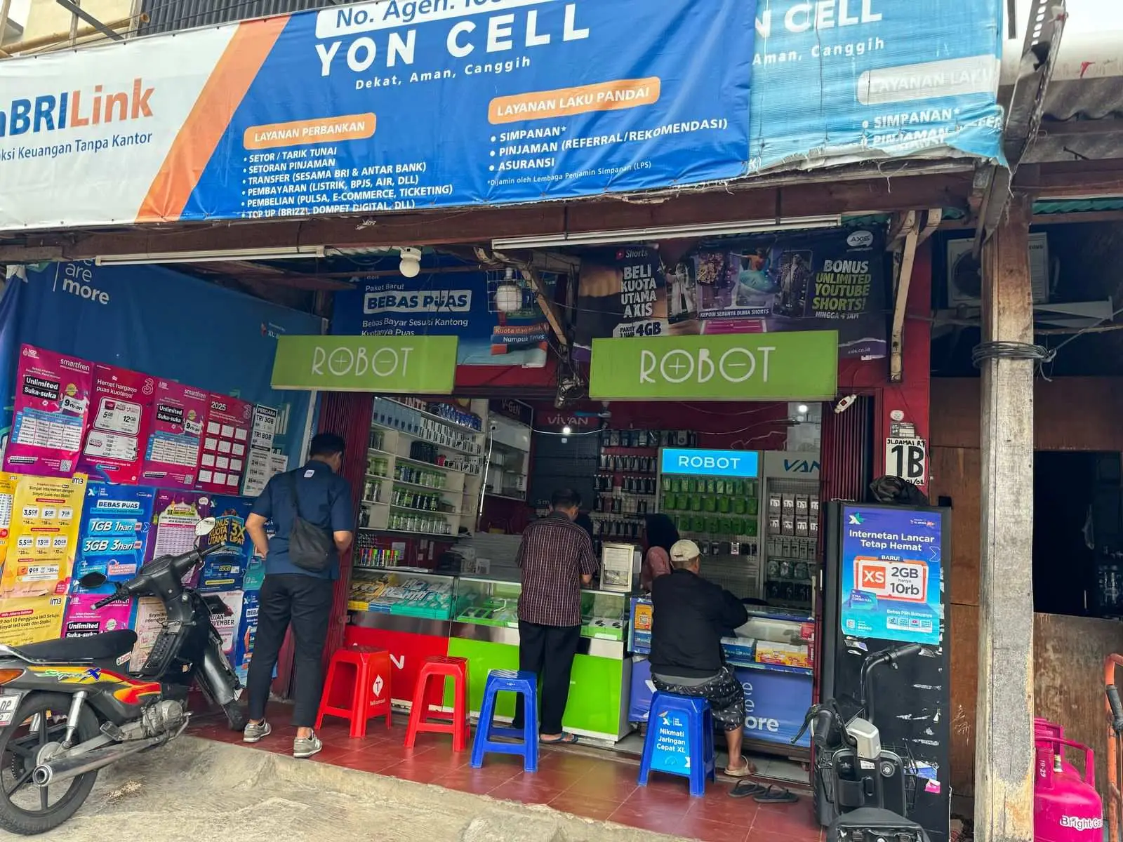 Lindawati Pemilik Usaha Pulsa dan Accessories di Jakarta, Kembangkan Usaha Menjadi Agen BRILink