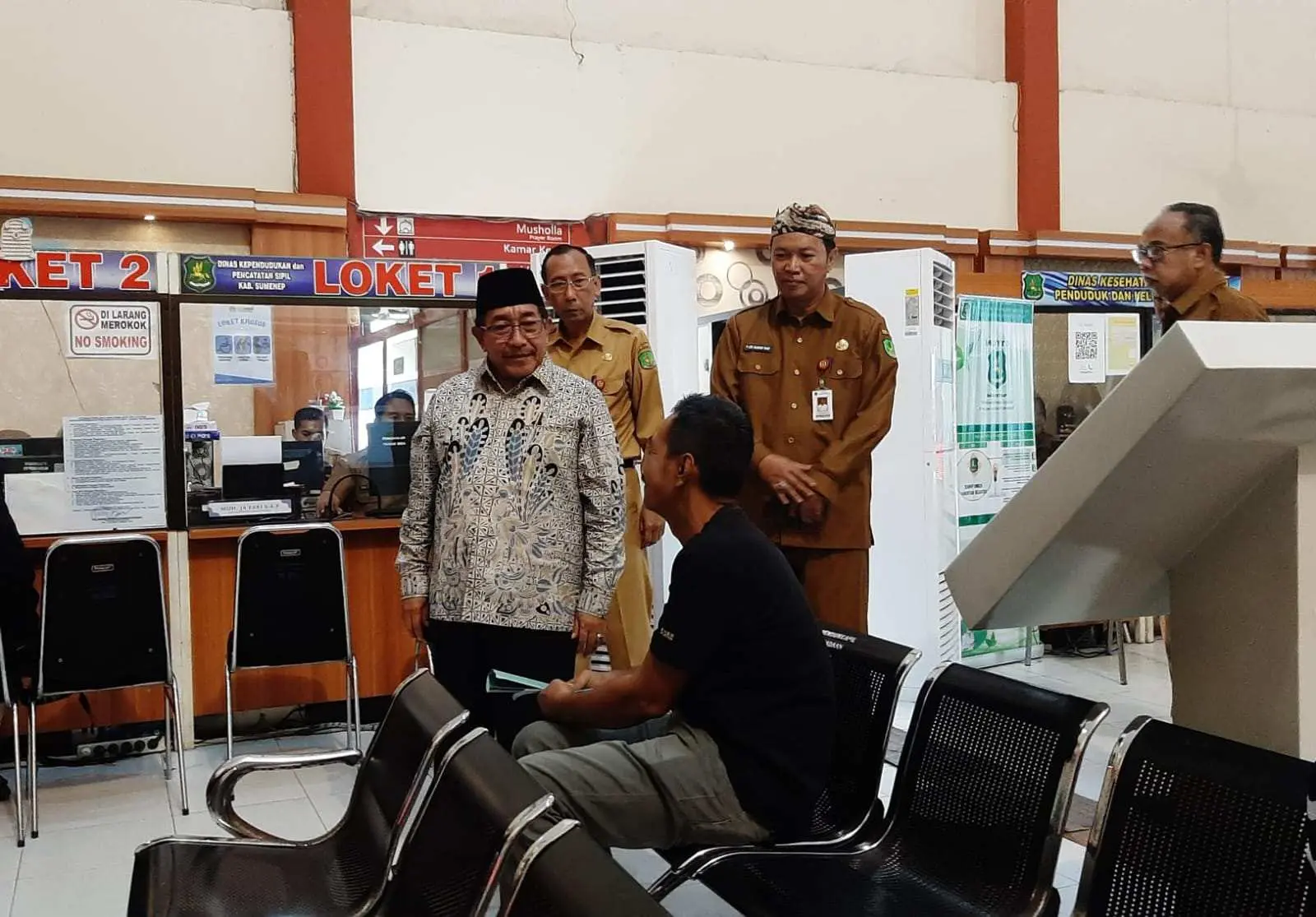 Masuk Hari Pertama, Wabup Sumenep Kunjungi OPD dan MPP Pastikan Tak Ada Pungli dalam Beri Pelayanan kepada Masyarakat