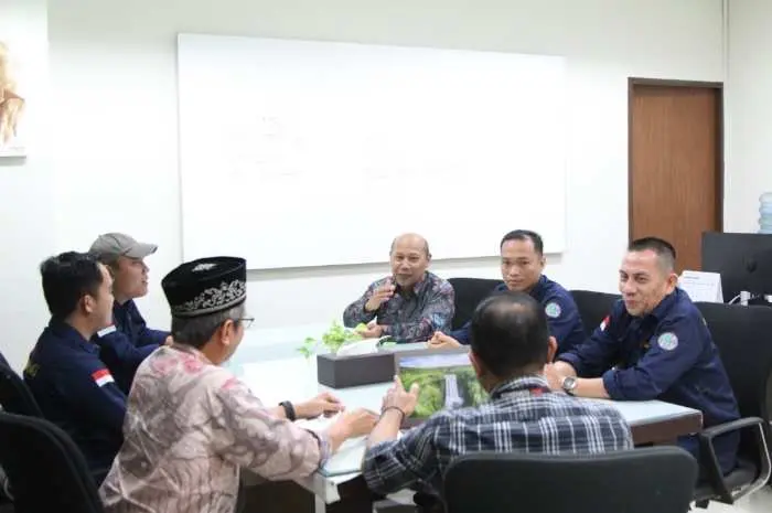 Terima Kunjungan Ketua IWO Lampung, Deputi IV Kemenko PMK Profesor Warsito Dorong Pembentukan Koperasi Wartawan