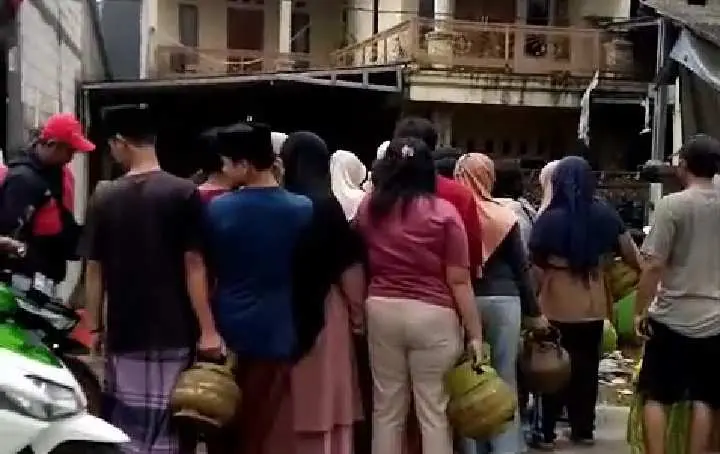 Fakta! Gas LPG 3 Kg Langka: Warga Kabupaten Bogor Kesulitan dan Mulai Antri