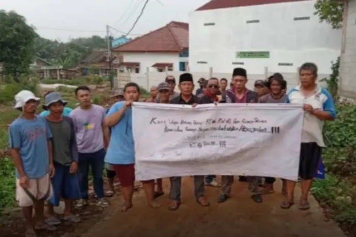 Kirim Surat ke PT SB, Masyarakat Kampung Glusur Gunung Sindur Bogor Meminta Kebijaksanaan Akses Jalan Warga Tidak Ditutup