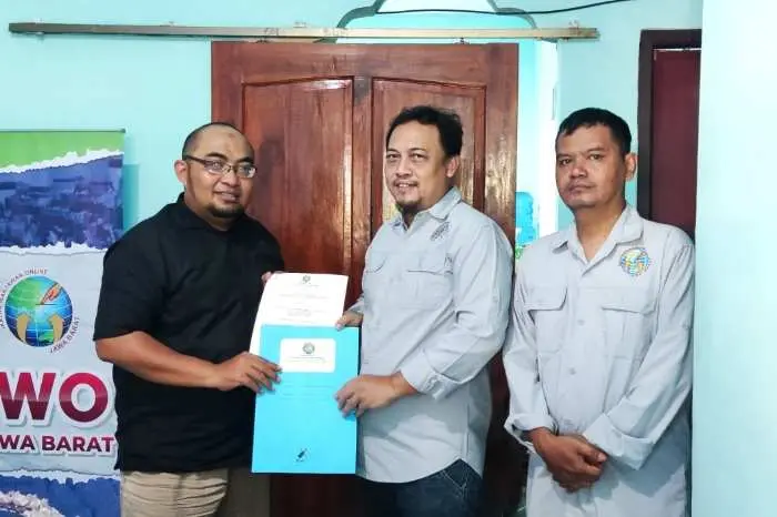 Terima SK Kepengurusan, Ketua IWO Kabupaten Purwakarta Ade Eldian Bertekad Siap Menjalankan Amanah Organisasi