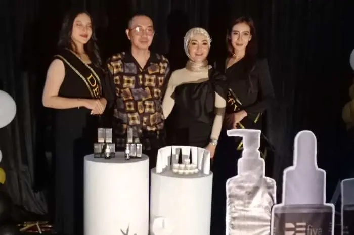 Dwi Evianti Launching Kosmetik DEfiva Produk Terbaru Skincare Tepat di Hari Ultah ke 38