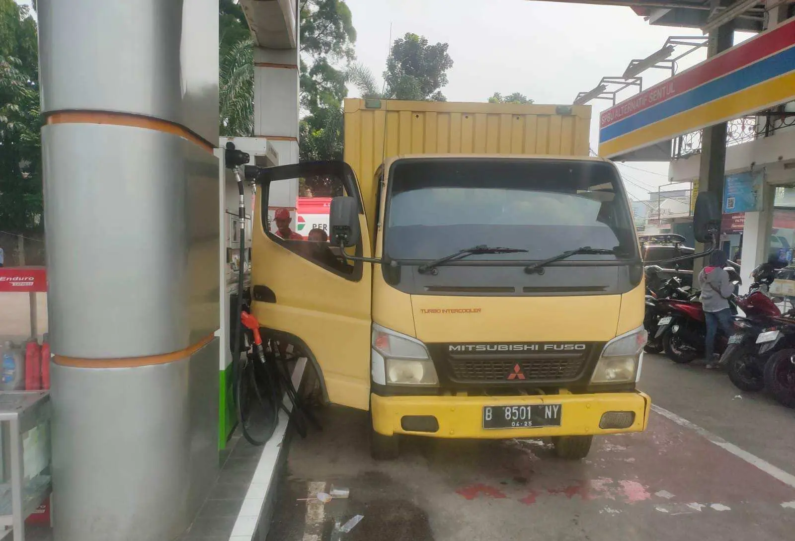 Merugikan Negara, SPBU 34-16712 Bekerjasama dengan Pelaku Usaha Ilegal