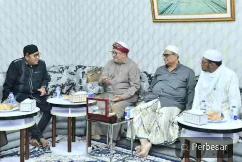 Dinilai Ada Kedekatan Khusus dengan Ulama dan Kiyai, Achmad Fauzi Dikagumi Mantan Bupati Sumenep KH Ramdlan Siraj