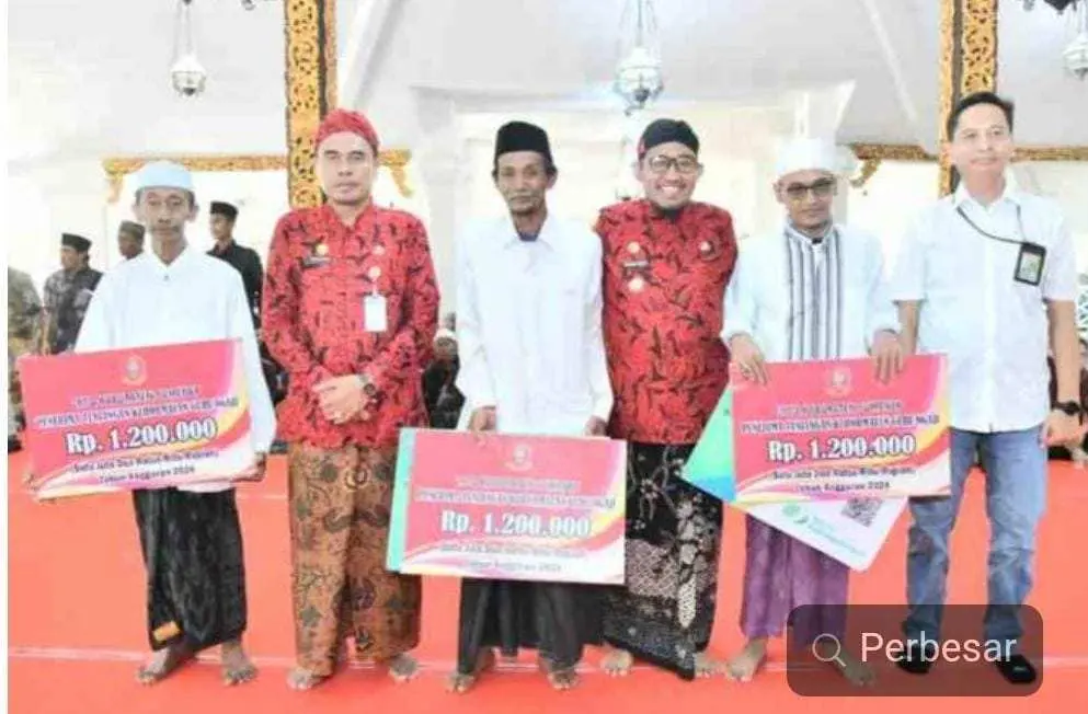 Bentuk Kepeduliannya, Bupati Sumenep Achmad Fauzi Berikan Ribuan Guru Ngaji BPJS Ketenagakerjaan