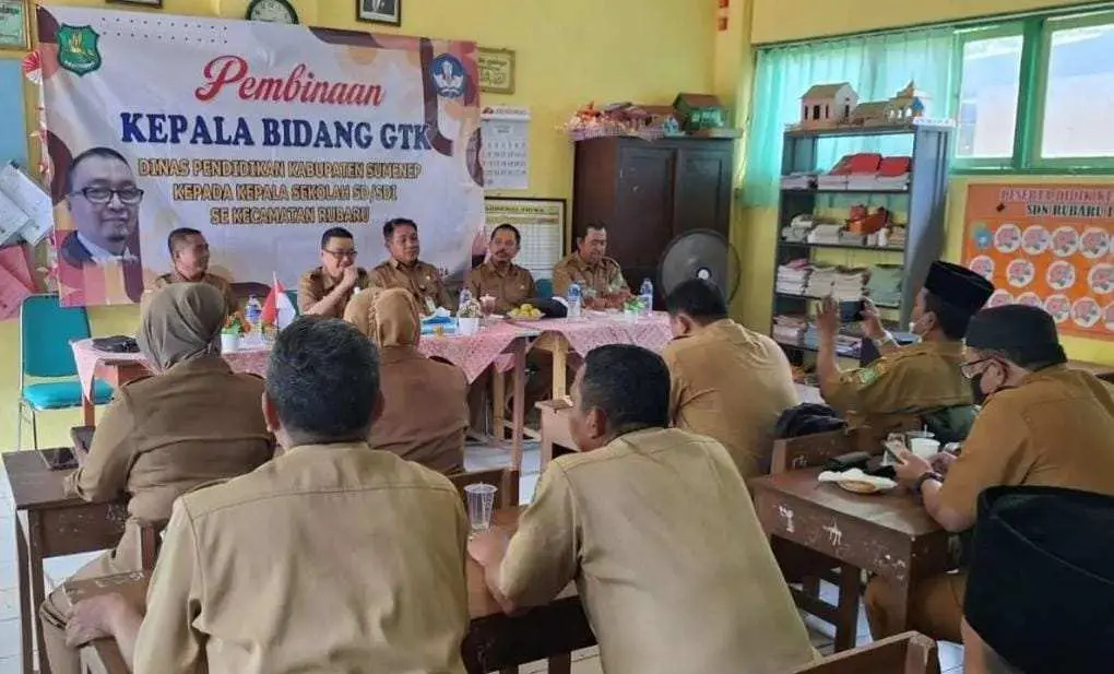 Road Show ke Sejumlah SD Negeri di Kecamatan Rubaru, Disdik Sumenep Berikan Pembinaan Karakter kepada Kepala Sekolah dan Guru