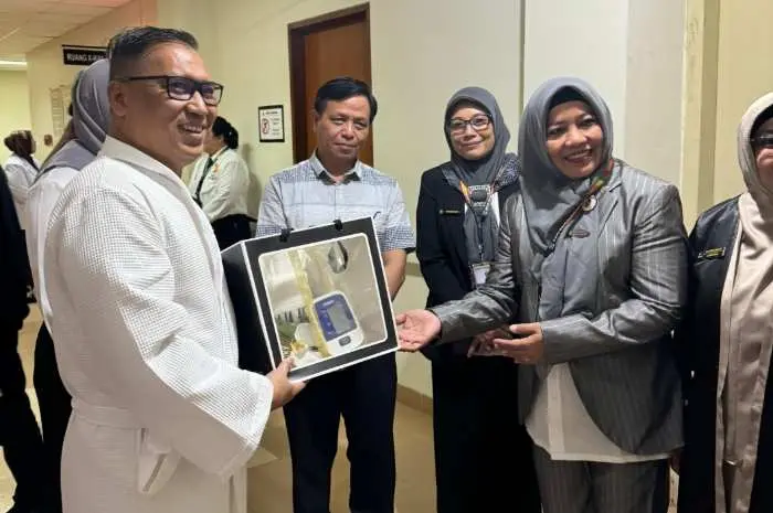 Pasangan Cagub Cawagub Kepri Ansar-Nyanyang Jalani Tes Kesehatan di RSUD Raja Ahmad Thabib Tanjung Pinang