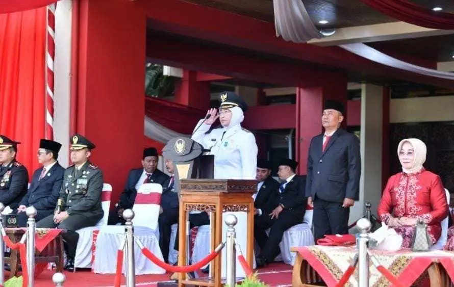 Jadi Inspektur Upacara HUT RI ke 79, Wabup Sumenep Nyai Dewi Khalifah Minta Masyarakat Jaga Kerukunan Jelang Pilkada 2024