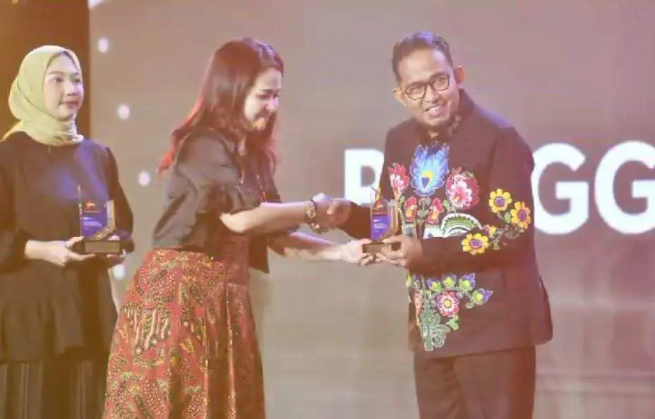 Satu Inspirasi 2024, Bupati Sumenep Sabet Penghargaan Penggerak Elonomi Masyarakat Melalui Program Bismillah Melayani