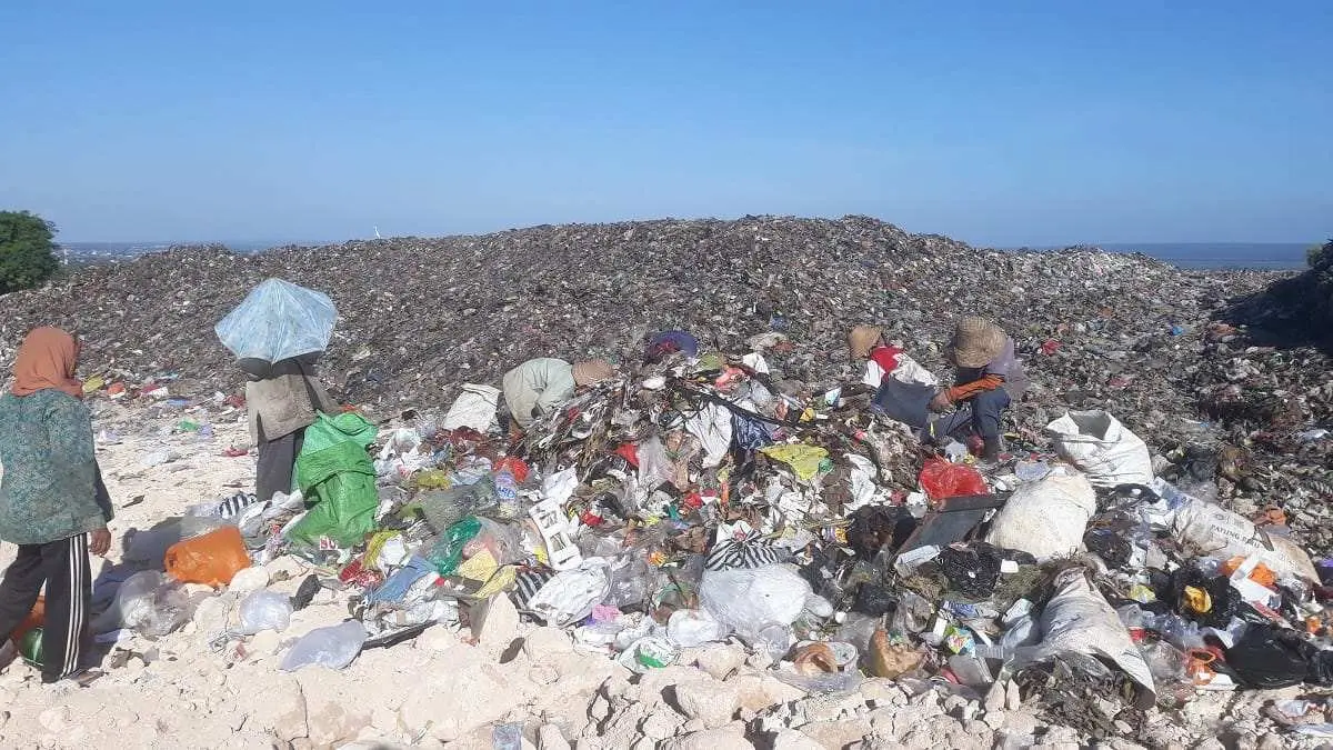 Antasisipasi Lonjakan Volume Sampah Saat Pagelaran Event, DLH Sumenep Tambah Petugas Kebersihan