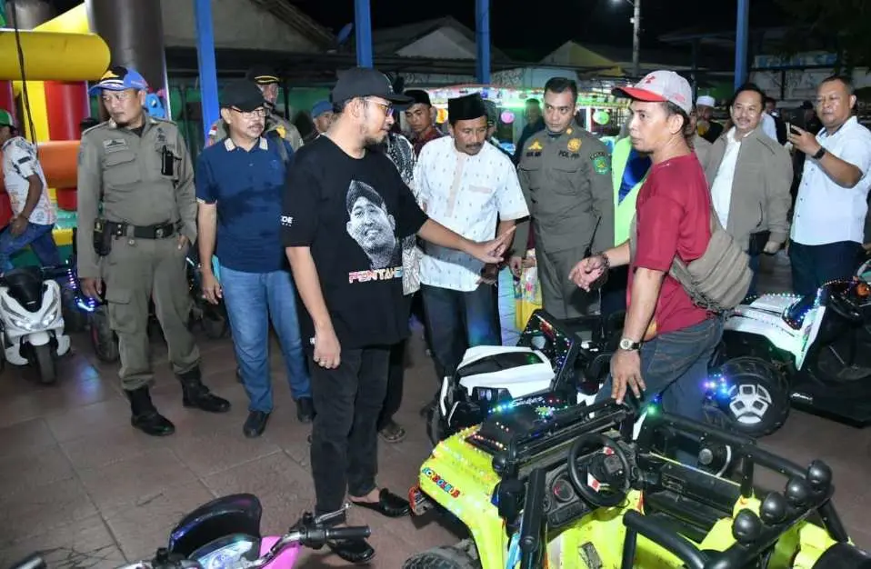 Hadirkan Panggung Kreasi dan Musik Tradisional, Bupati Sumenep Komitmen Optimalkan Pertumbuhan Ekonomi Masyarakat di Sentra PKL Pasar Bangkal