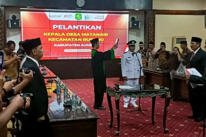 Lantik Kades Matanair, Bupati Sumenep Achmad Fauzi Tekankan Pelayanan Masyarakat Diutamakan