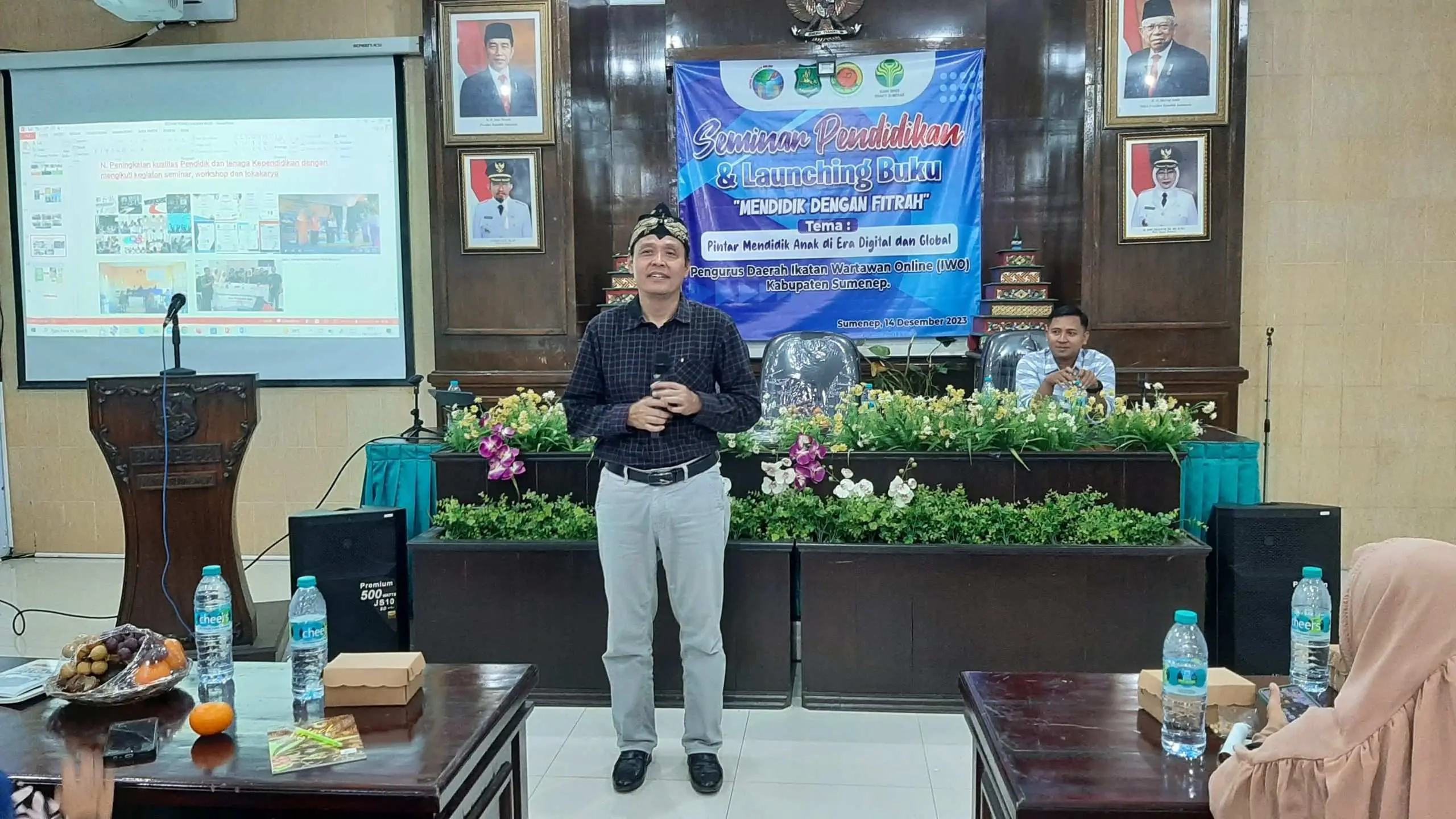 Hadirkan Pemateri dari Ketua Pokjawasmad Jawa Timur, IWO Sumenep Gelar Seminar Pendidikan dan Launching Buku