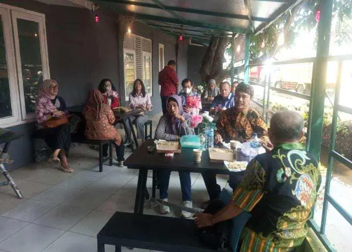 Wow! Ada Kantin Milik Desa di Desa Tonjong