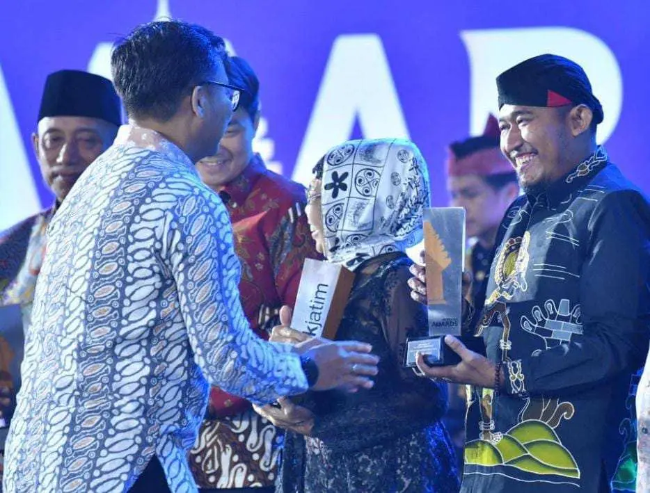 Jadi Tokoh Pengembang Warisan Budaya, Bupati Sumenep Raih Penghargaan dari Detik Jatim Awards 2023