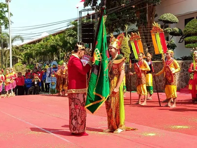 Miliki Nilai Sejarah yang Panjang, Bupati Sumenep Gelar Prosesi Arya Wiraraja di Kota Tua