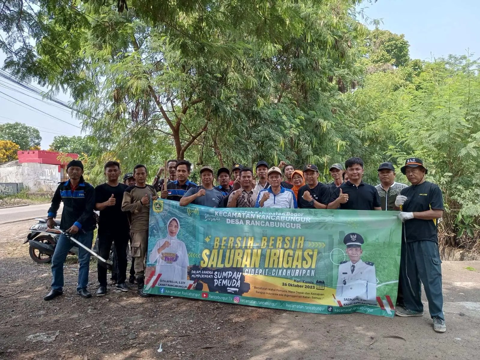 Sambut Hari Sumpah Pemuda, Muspika Rancabungur Bersama Elemen Masyarakat Bebersih Sungai Cidepit