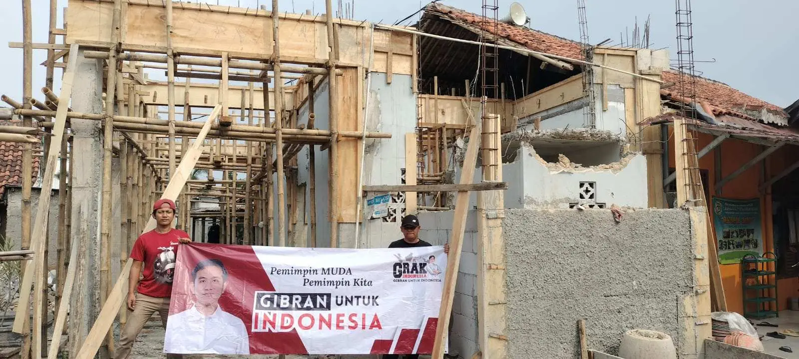 Relawan Gibran Bantu Pembangunan Mushola di Bogor