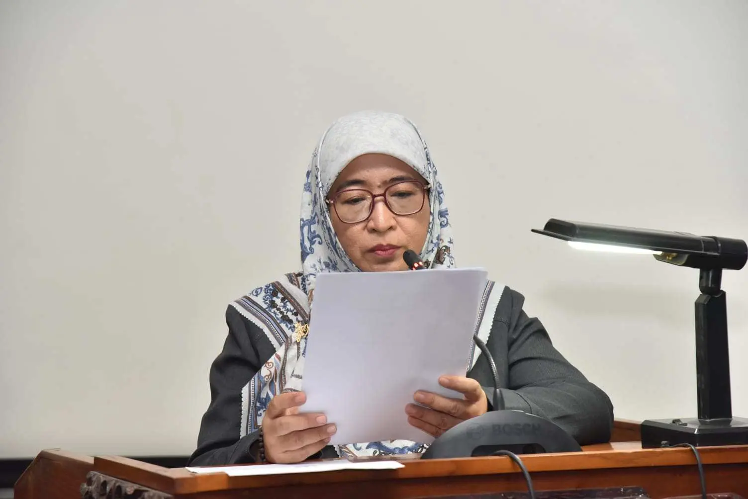 Dewi Khalifah Sampaikan Nota Penjelasan Bupati Sumenep Terhadap Raperda Perubahan APBD 2023