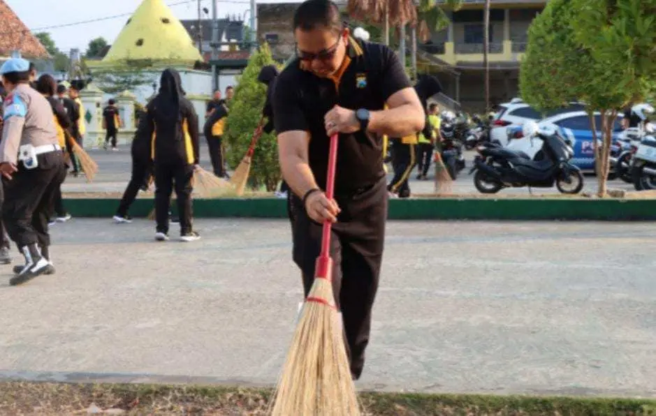 Peringati HUT ke 68 Lalu Lintas Bhayangkara, Satlantas Polres Sumenep Gelar Baksos di Masjid Jamik