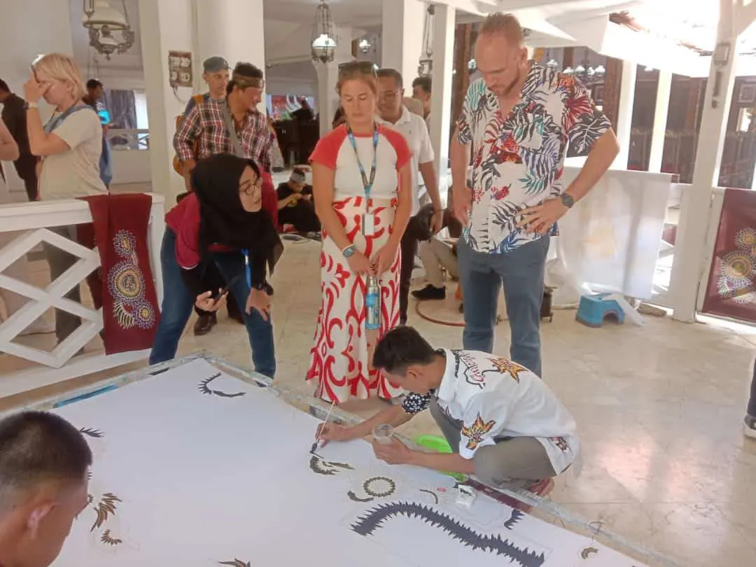Ke Sumenep, Ratusan Wisatawan dari Eropa Saksikan Madura Culture Festival