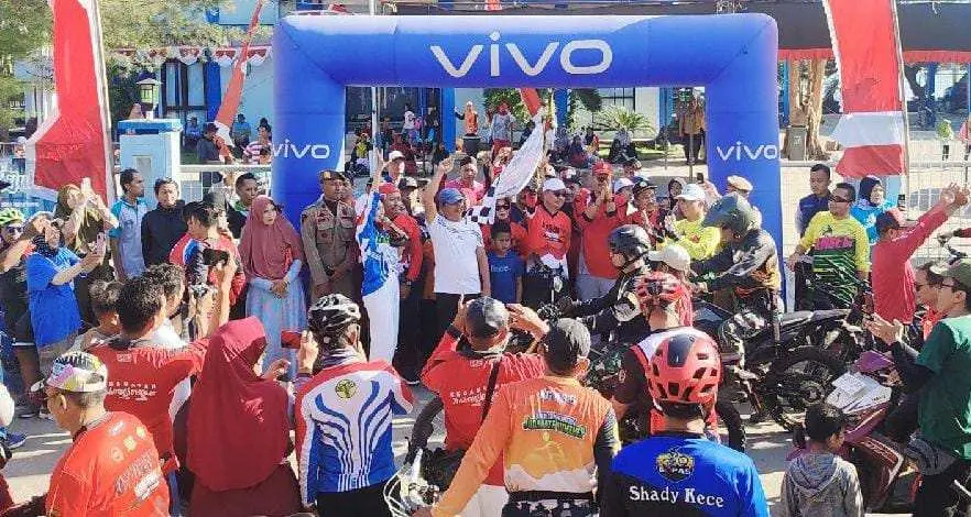 Sekda Edy Rasyadi Lepas Ratusan Gowes Bareng Warga Desa Pasongsongan Dalam Rangka HUT RI ke 78