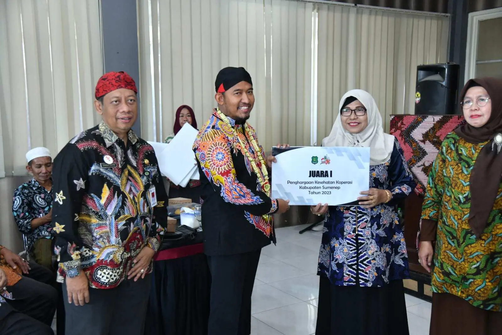 Beri Penghargaan kepada Koperasi Sehat 2023, Ini Harapan Bupati Sumenep