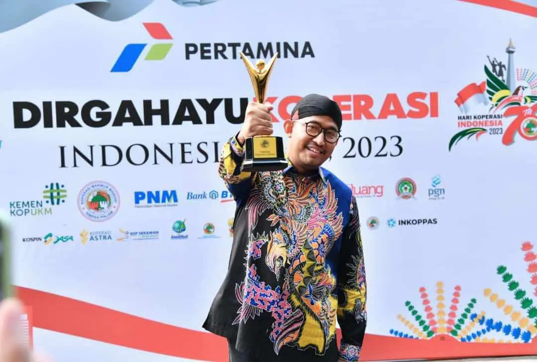 HUT Koperasi ke 76, Bupati Sumenep Achmad Fauzi Terima Penghargaan dari Kemenkop UKM RI