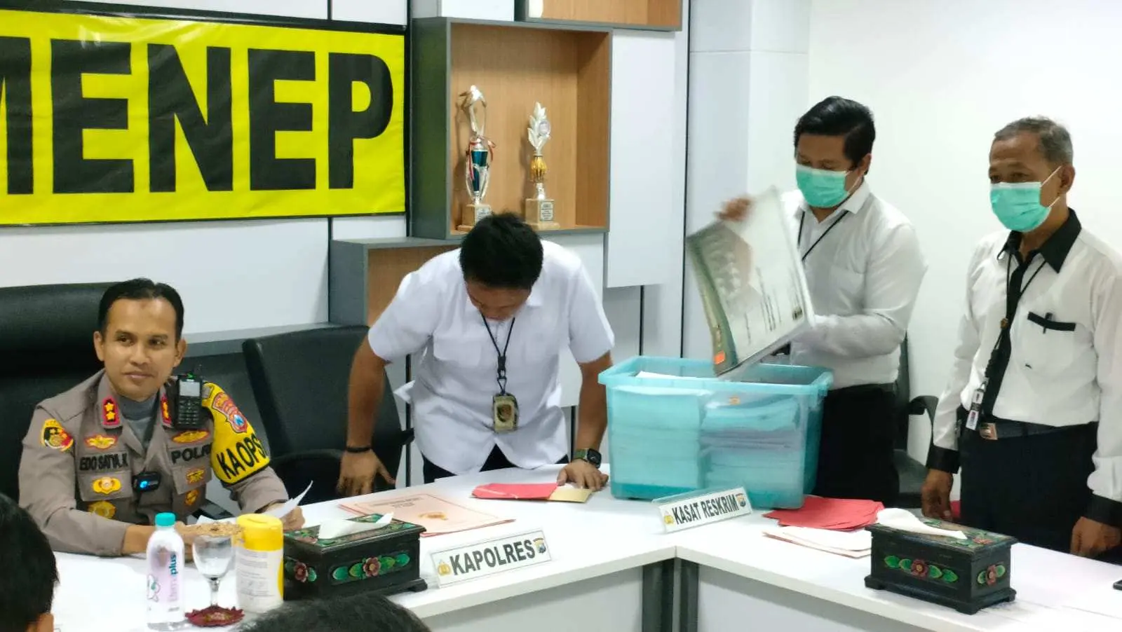 Kado HUT ke 77 Bhayangkara, Polres Sumenep Tetapkan 6 Tersangka Kasus Tipikor Gedung Dinkes