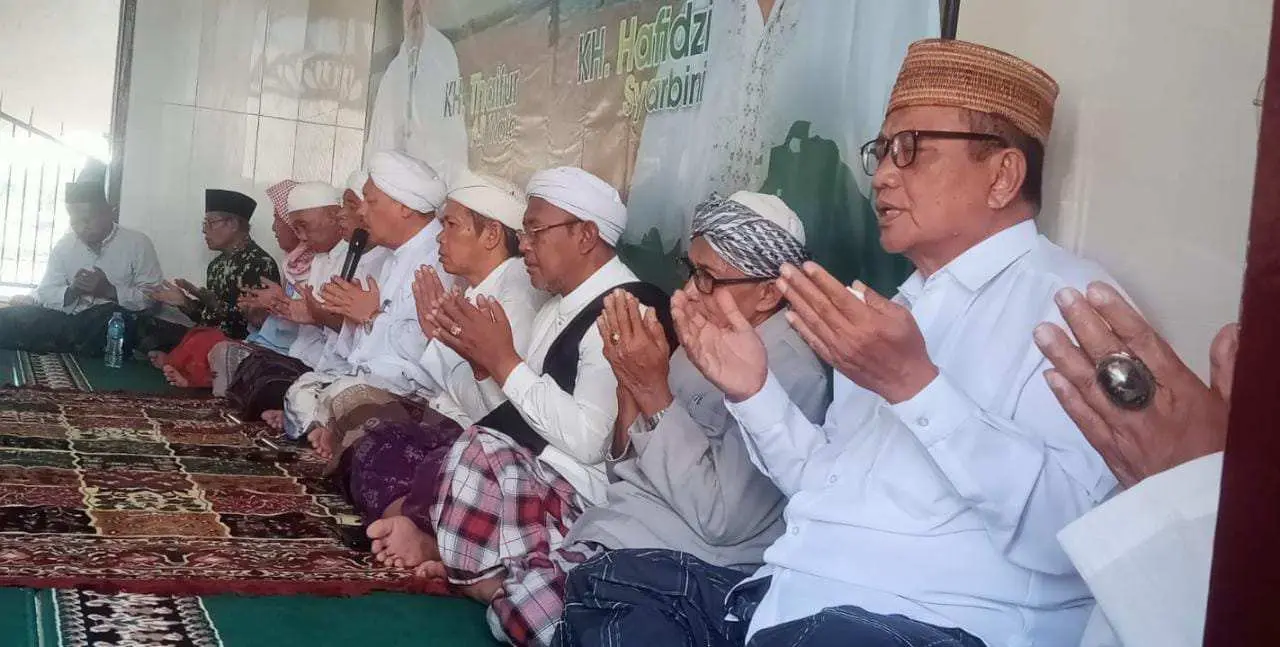 Konflik Reklamasi Laut Gersik Putih Terus Berlanjut, Ribuan Warga Gandeng Kiai NU Gelar Istighosah