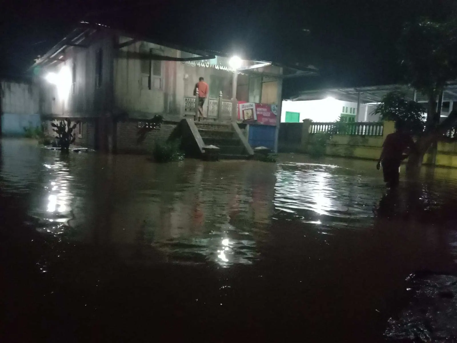 Hujan Deras Sejak Sore, Sejumlah Desa di Pesawaran Dilanda Banjir