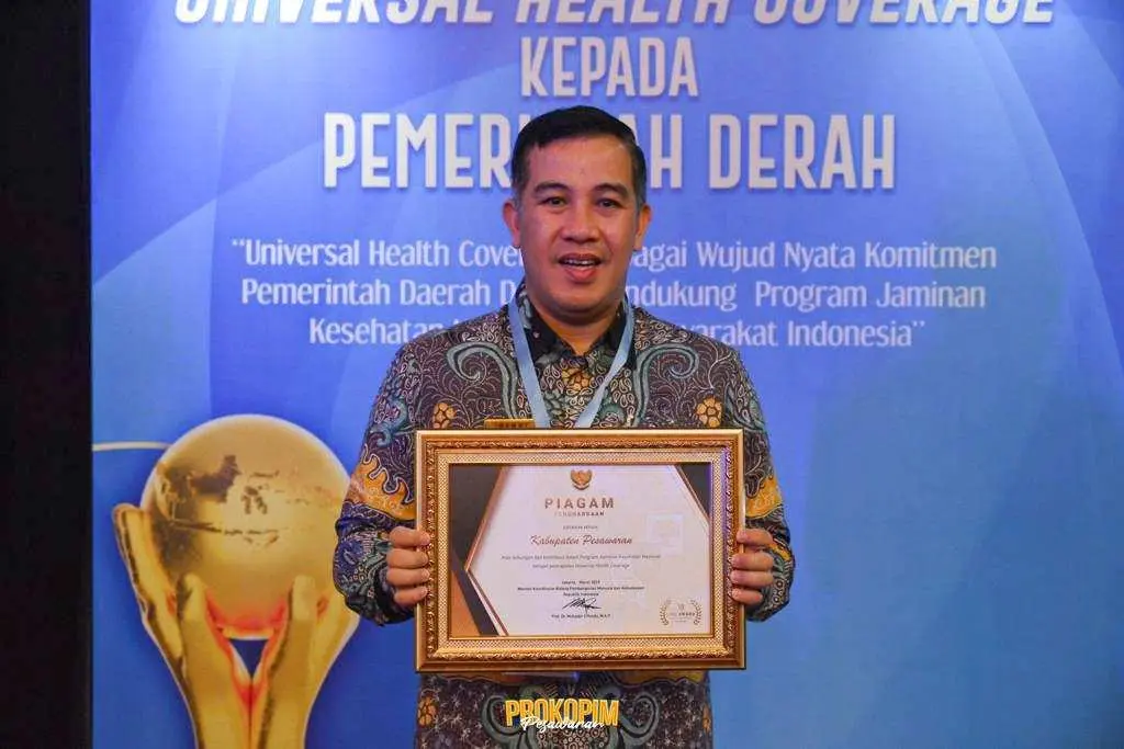 Sukses Jalankan Program JKN-KIS, Bupati Pesawaran Raih Pengargaan UHC Award 2023